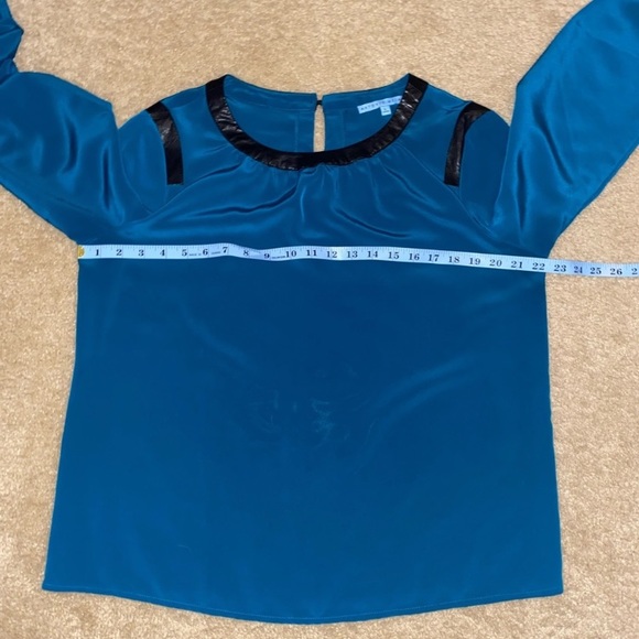 ▪️Antonio Melani Leather Trim Accent Top▪️ - Picture 8 of 11